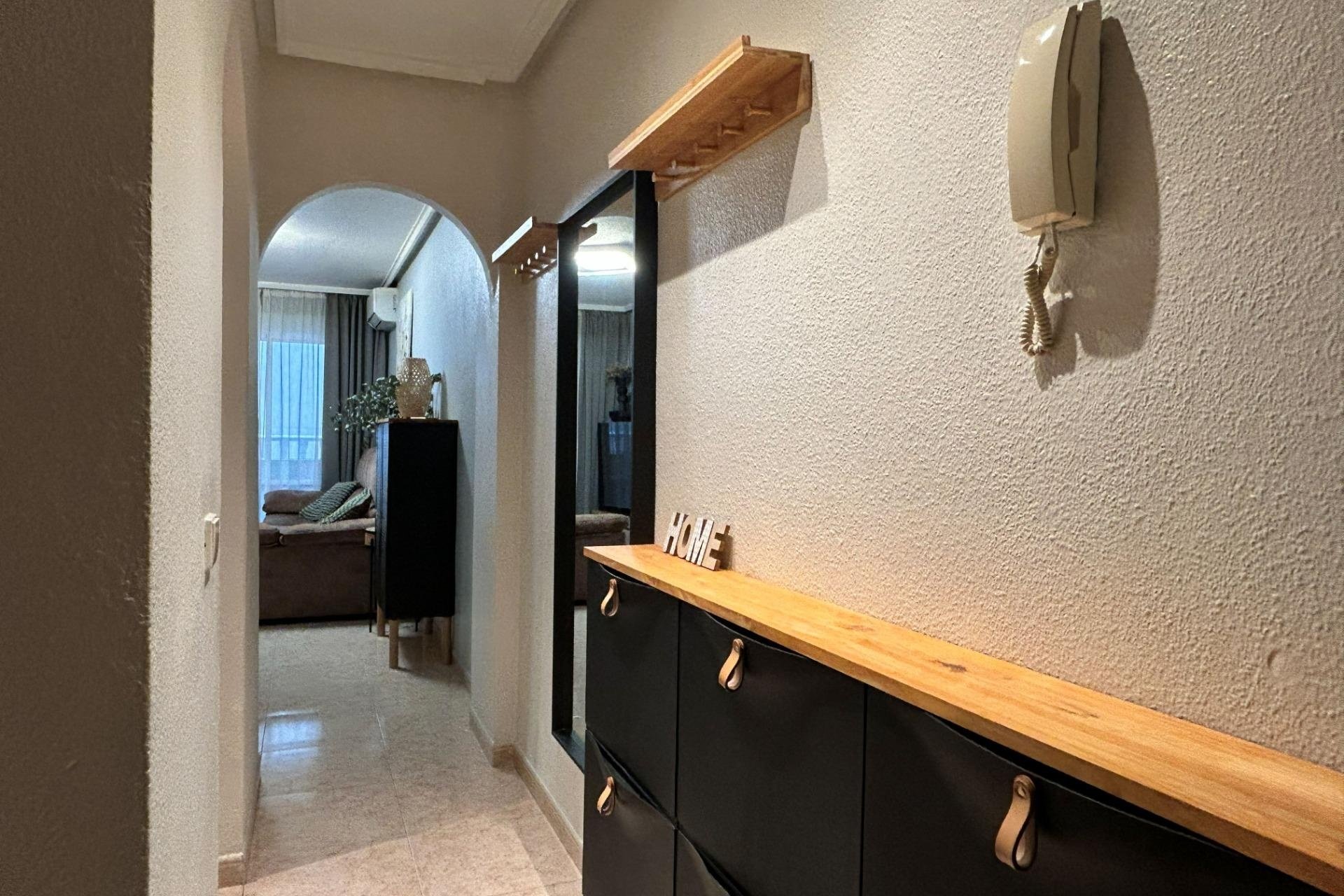 Revente - Apartamento -
Torrevieja - Centro
