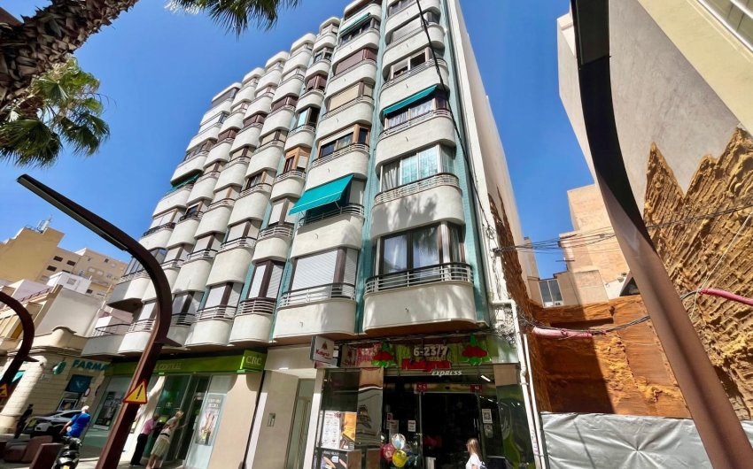 Revente - Apartamento -
Torrevieja - Centro