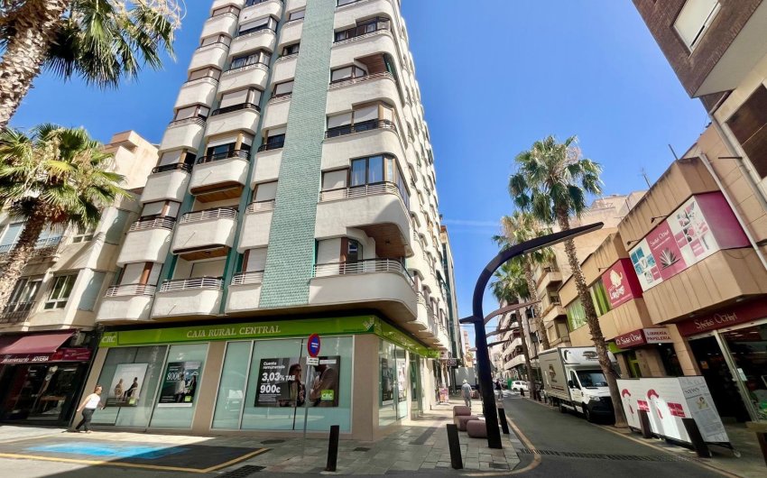 Revente - Apartamento -
Torrevieja - Centro
