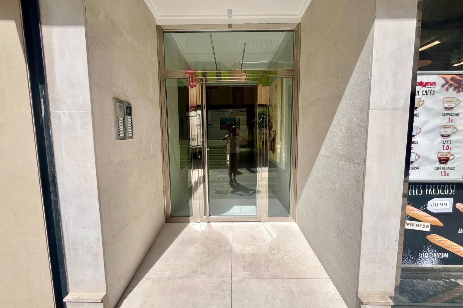 Revente - Apartamento -
Torrevieja - Centro