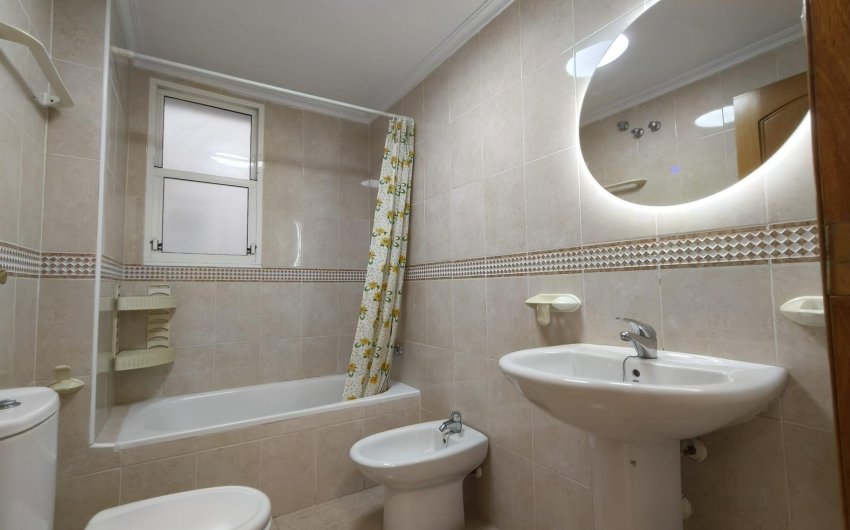 Revente - Apartamento -
Torrevieja - Centro