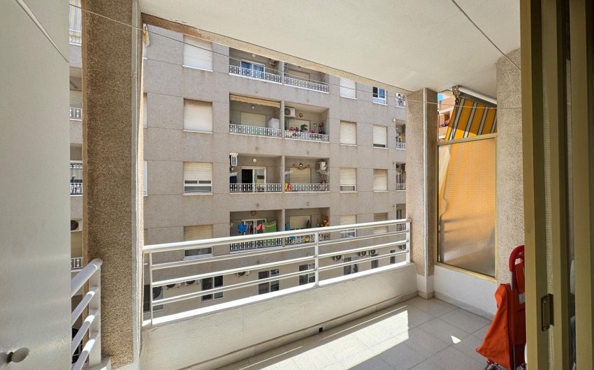 Revente - Apartamento -
Torrevieja - Centro