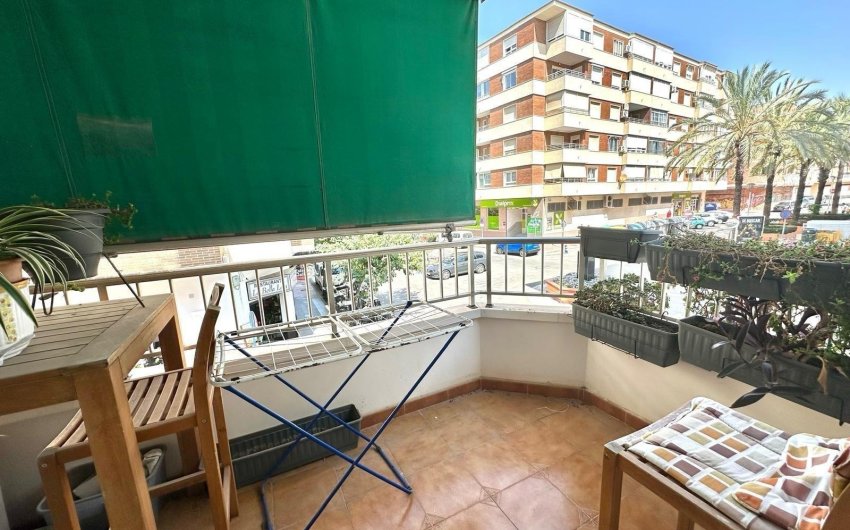 Revente - Apartamento -
Torrevieja - Centro