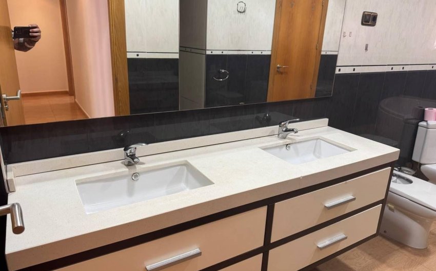 Revente - Apartamento -
Torrevieja - Centro