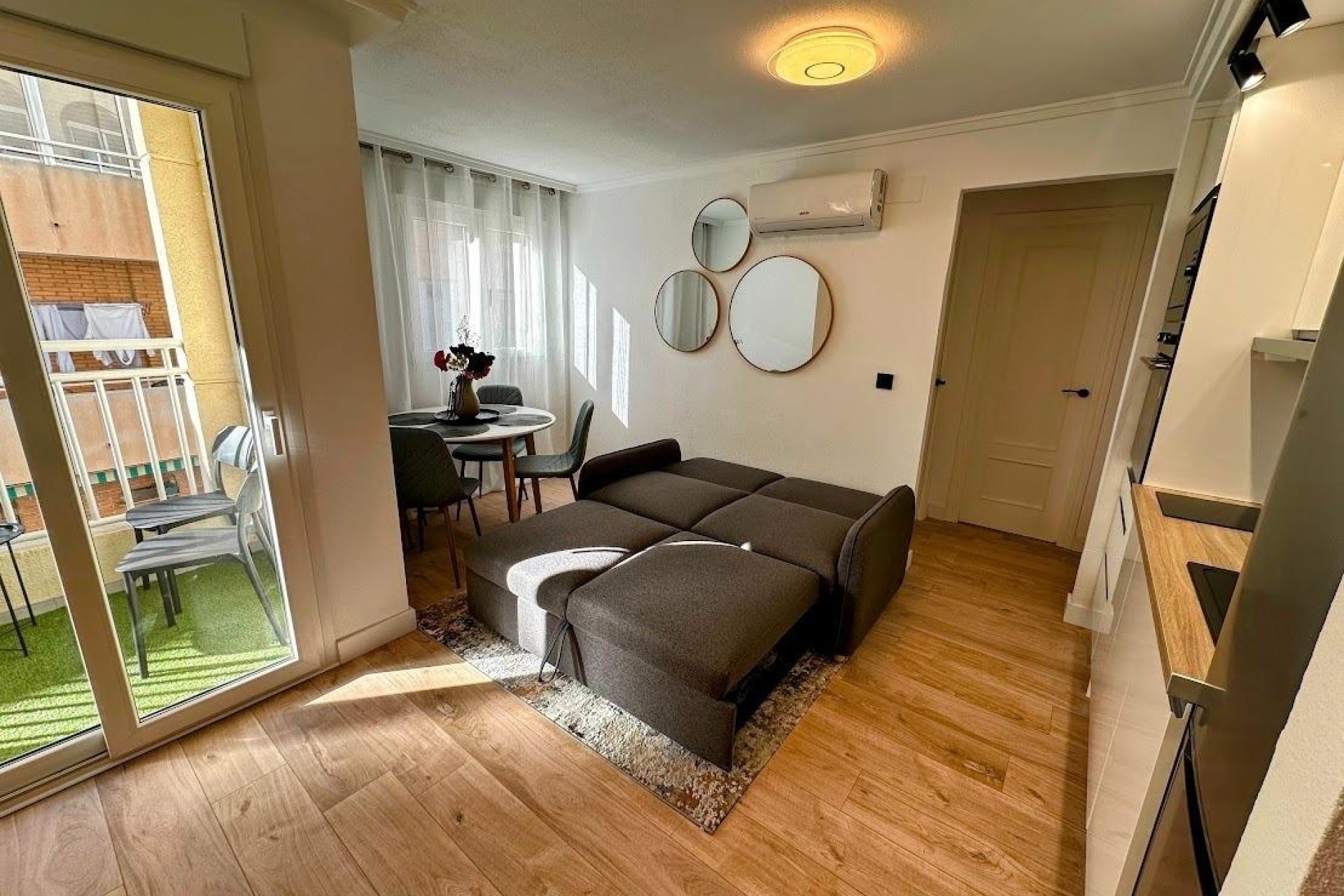 Revente - Apartamento -
Torrevieja - Centro