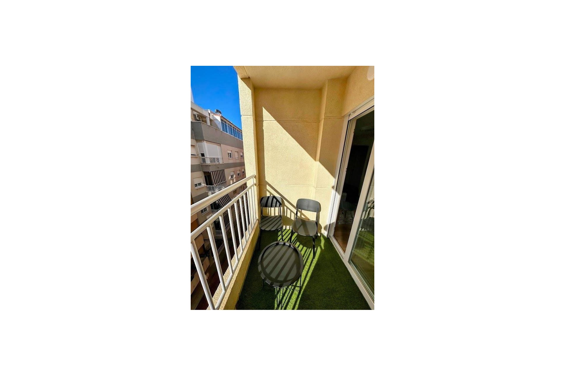 Revente - Apartamento -
Torrevieja - Centro