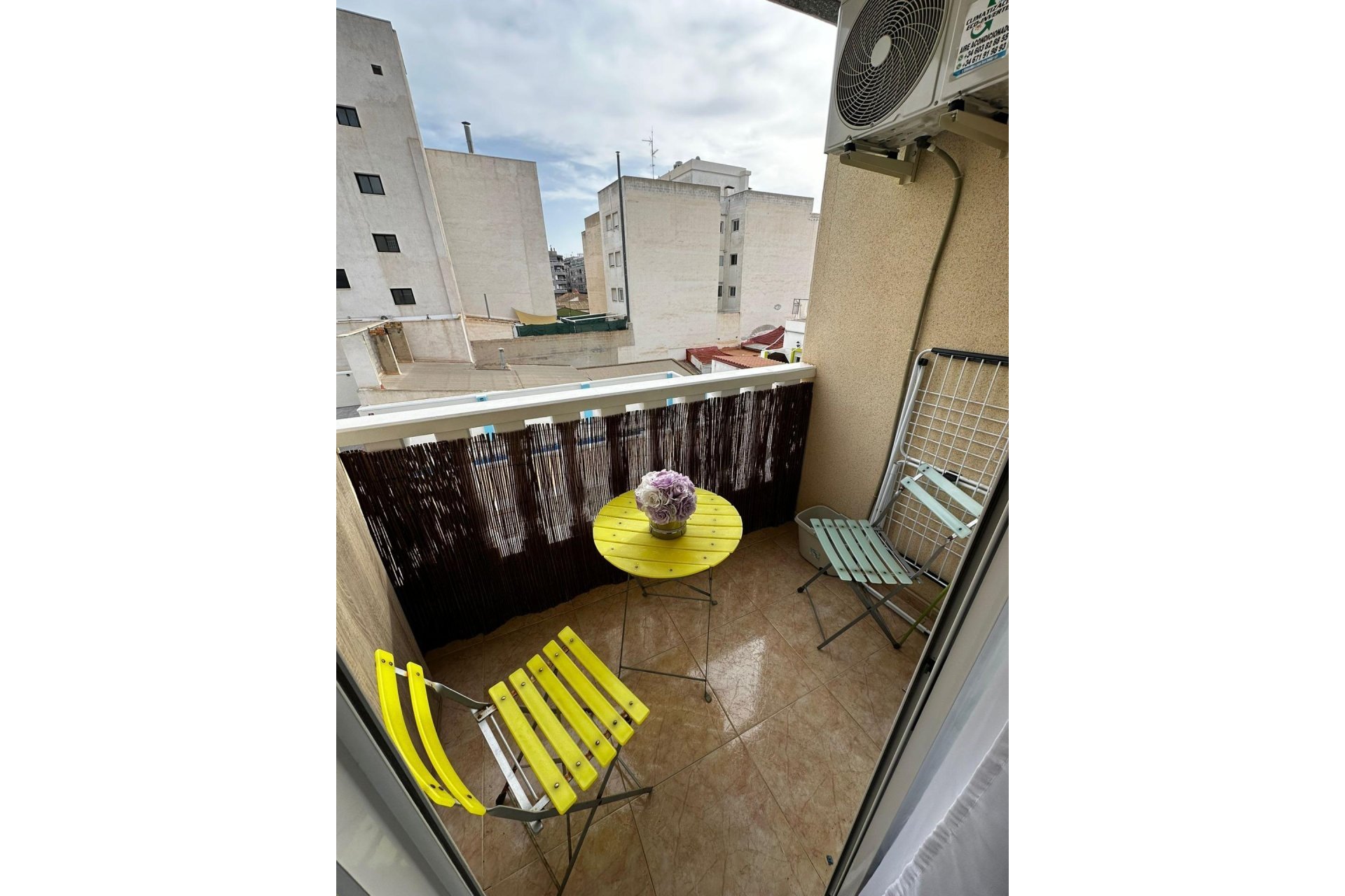 Revente - Apartamento -
Torrevieja - Centro