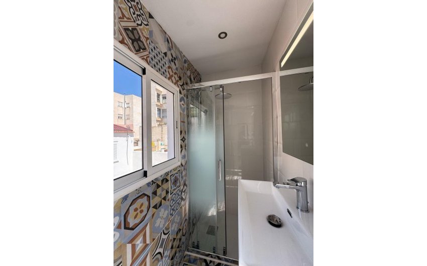 Revente - Apartamento -
Torrevieja - Centro