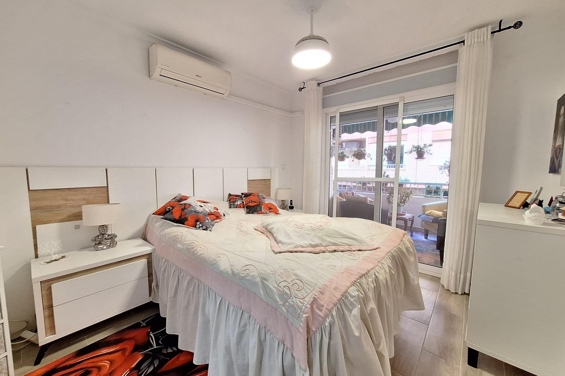 Revente - Apartamento -
Torrevieja - Playa del Cura