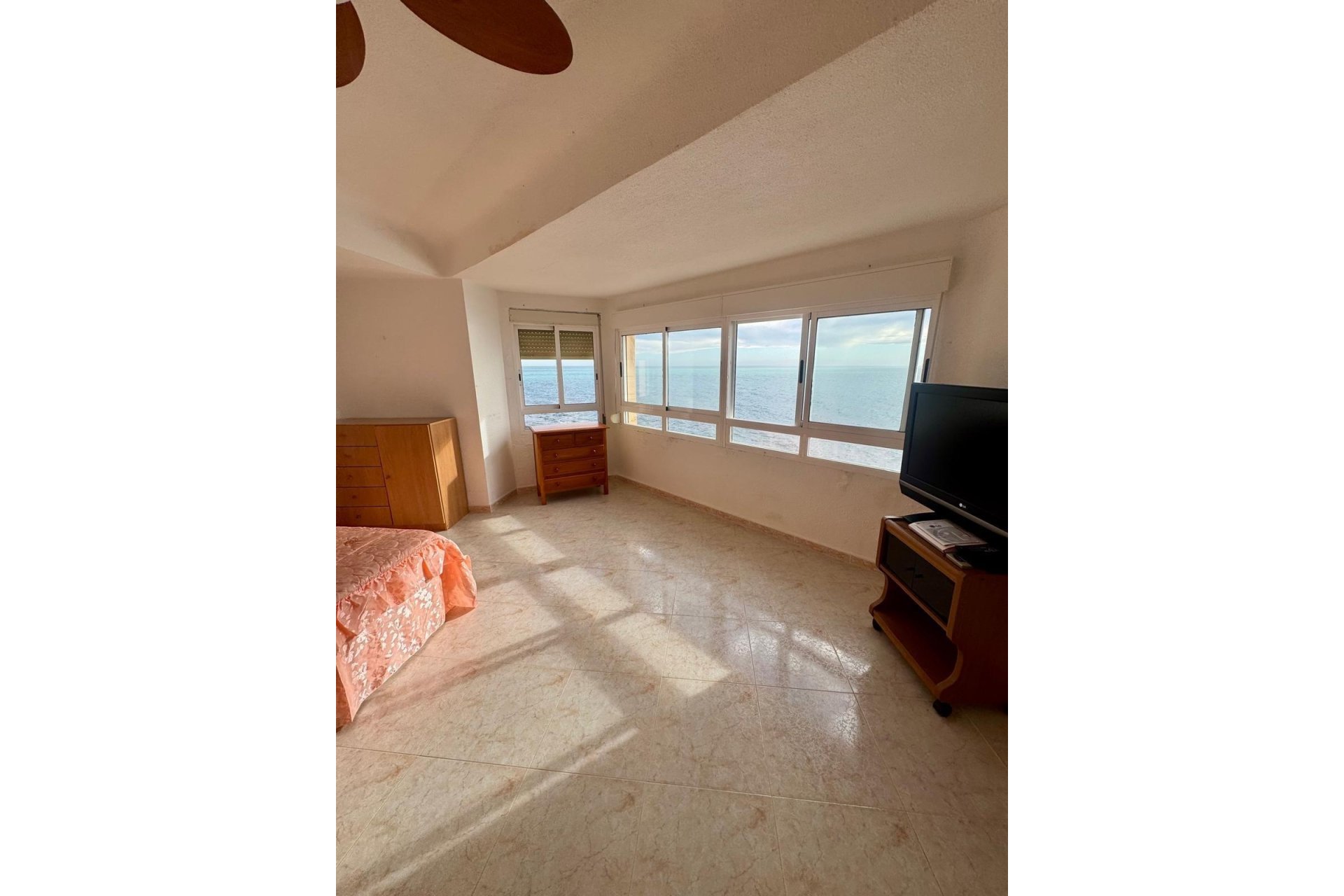 Revente - Apartamento -
Torrevieja - Playa del Cura