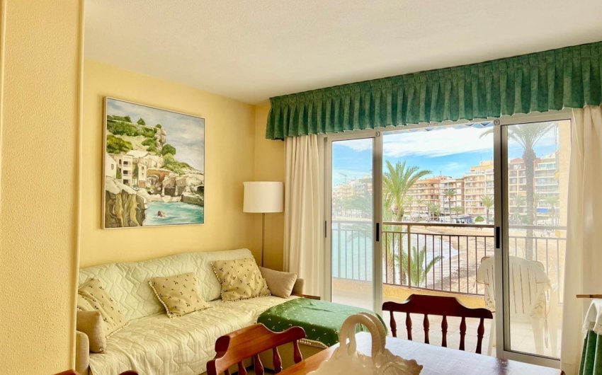 Revente - Apartamento -
Torrevieja - Playa del Cura