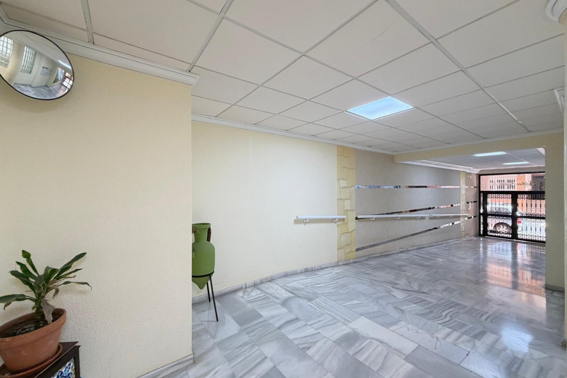Revente - Apartamento -
Torrevieja - Playa del Cura