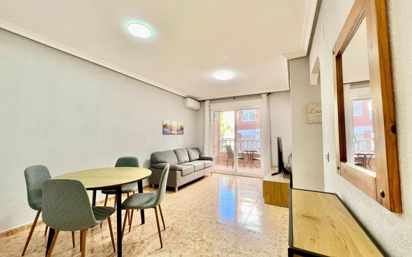 Revente - Apartamento -
Torrevieja - Playa del Cura