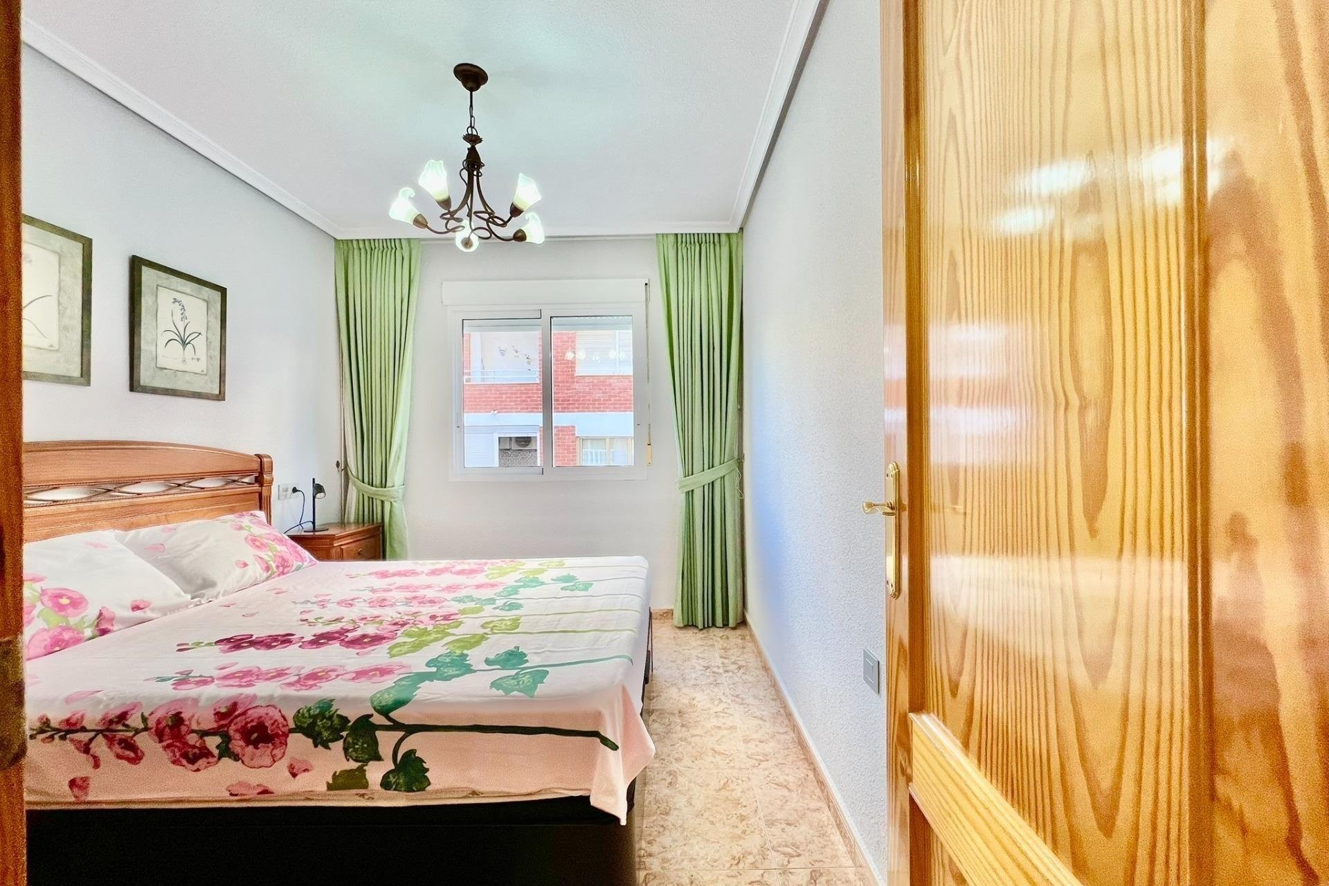 Revente - Apartamento -
Torrevieja - Playa del Cura