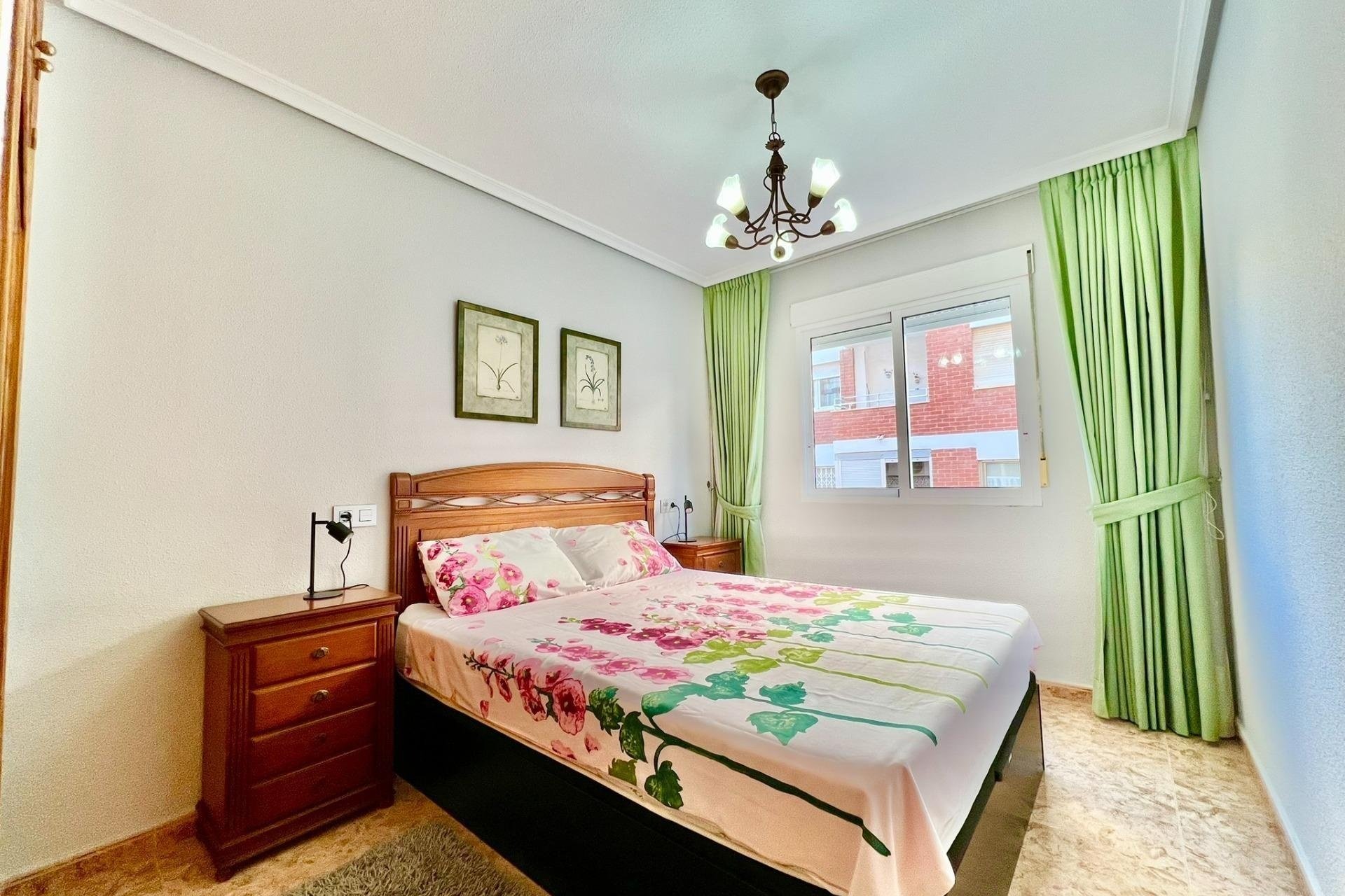 Revente - Apartamento -
Torrevieja - Playa del Cura