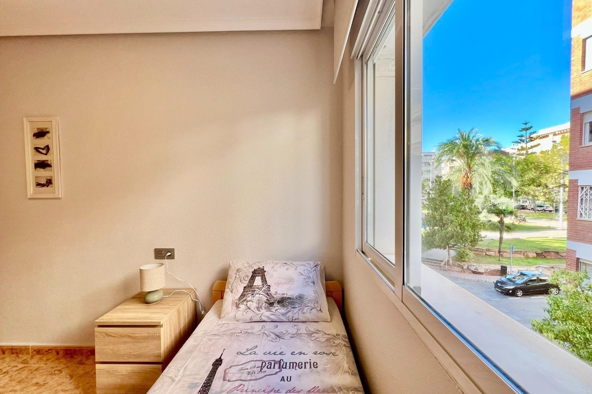 Revente - Apartamento -
Torrevieja - Playa del Cura