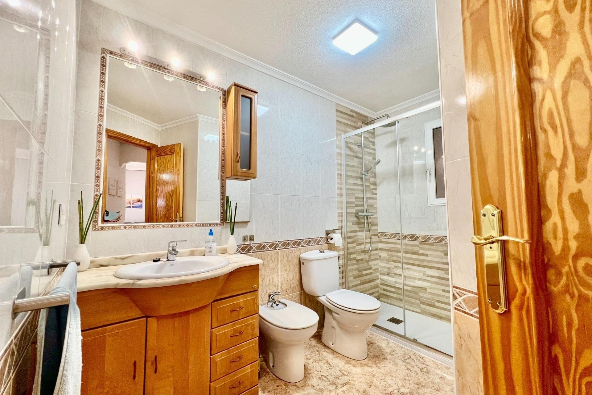 Revente - Apartamento -
Torrevieja - Playa del Cura