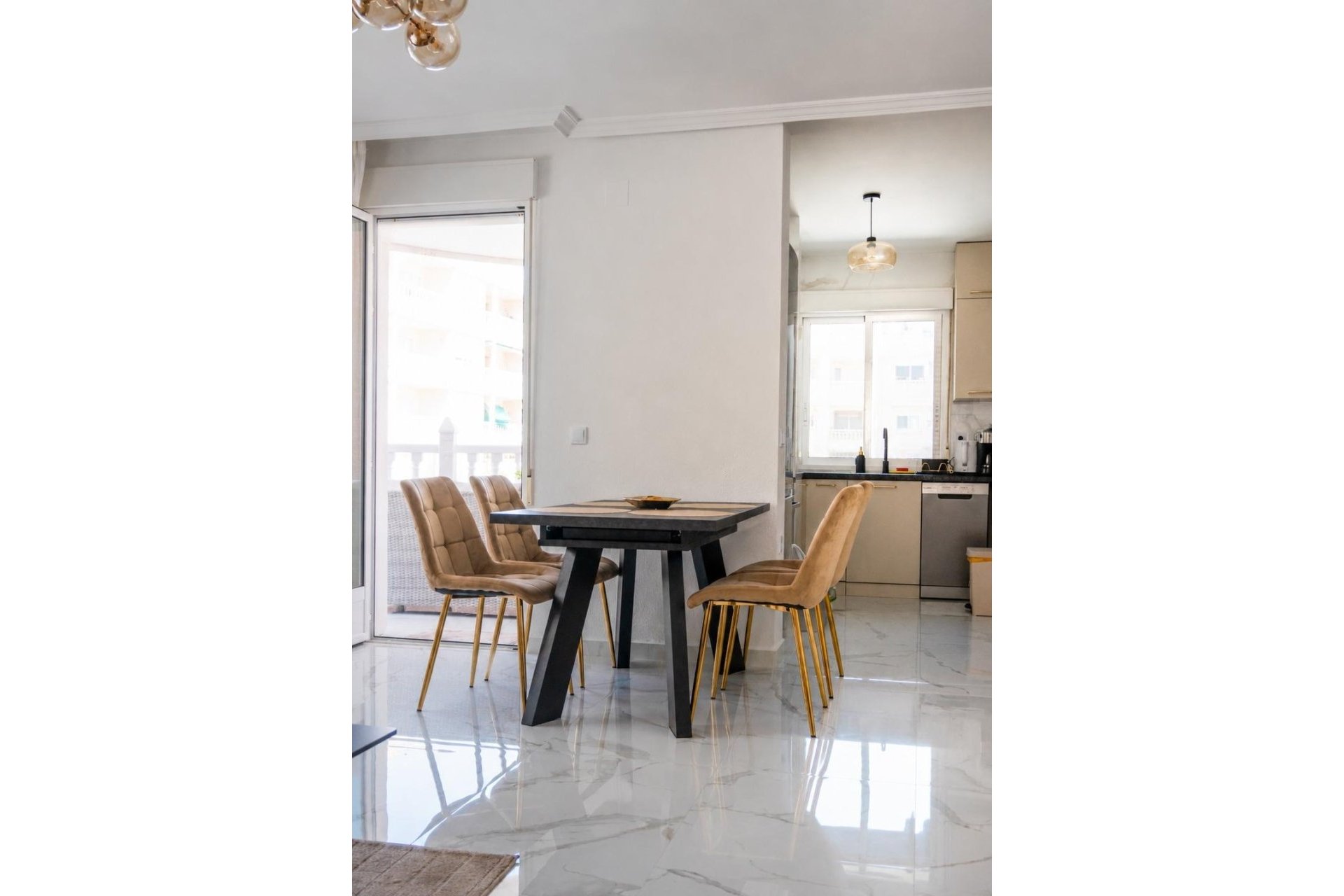Revente - Apartamento -
Torrevieja - Playa del Cura