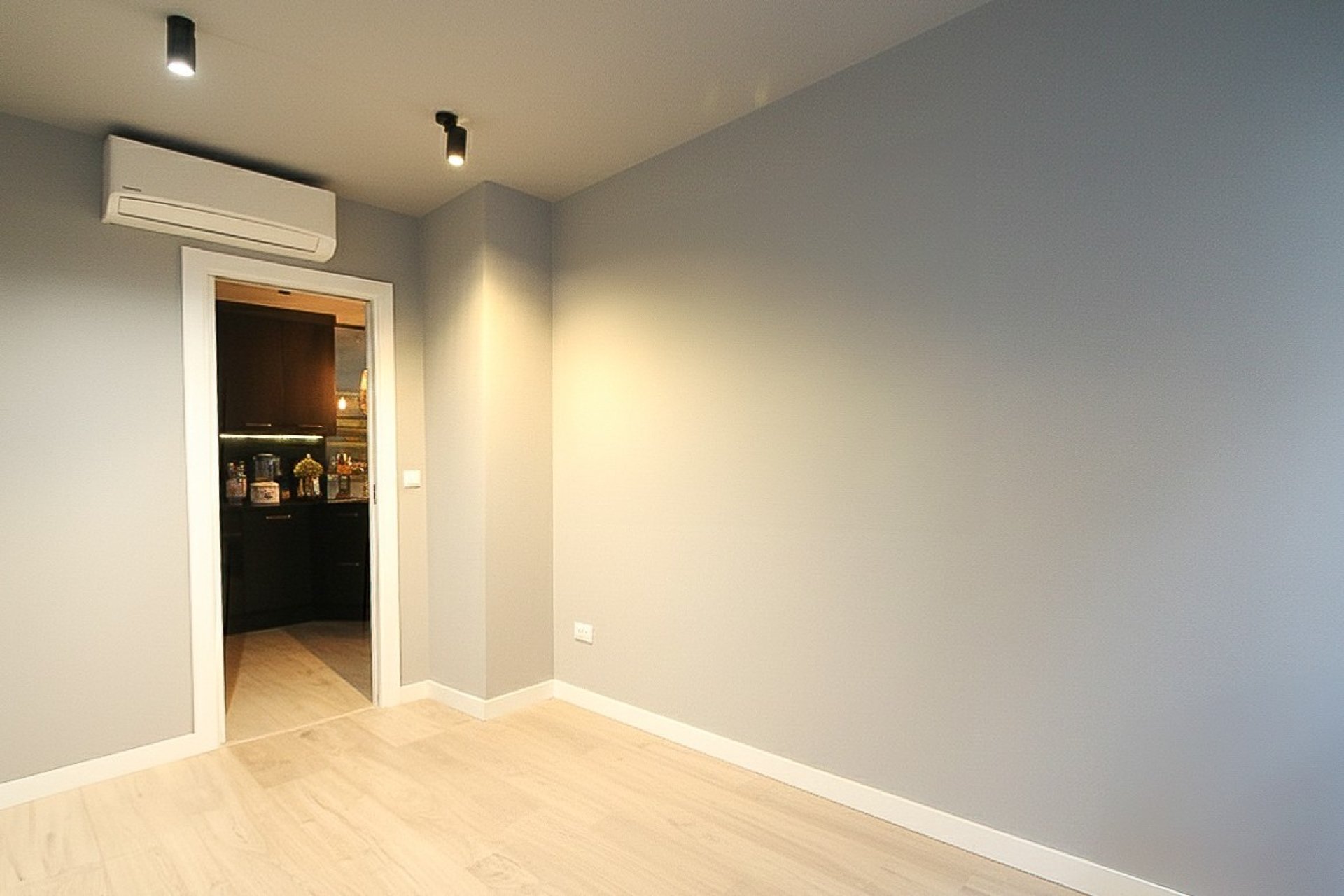 Revente - Apartment -
Alicante - Alicante centro