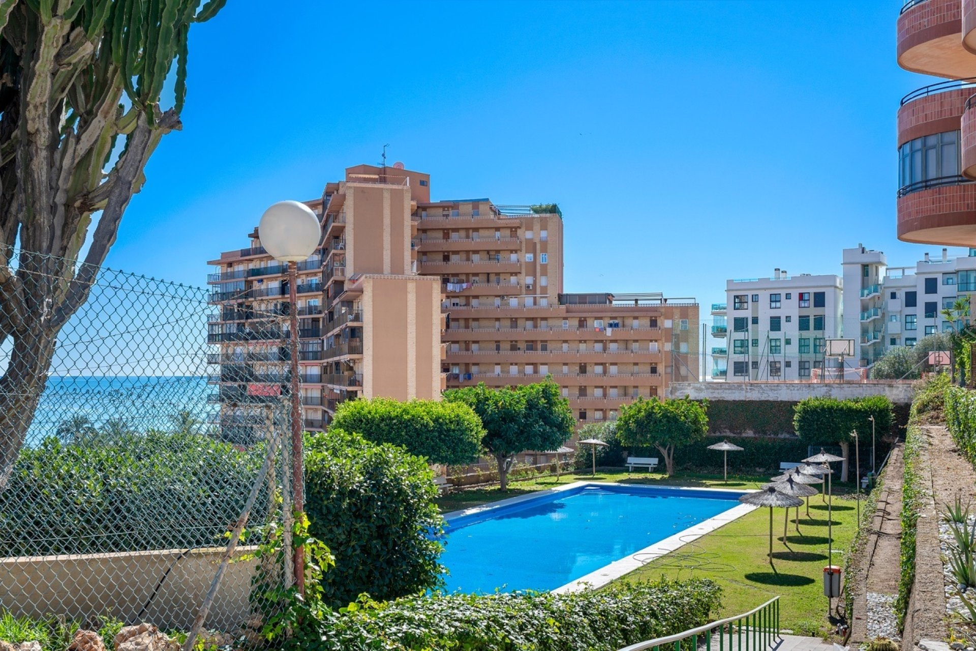 Revente - Apartment -
Arenales del Sol - Segunda linea playa