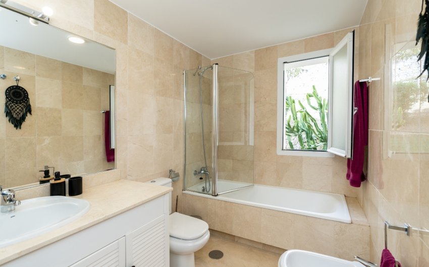 Revente - Apartment -
Benahavis - La Quinta