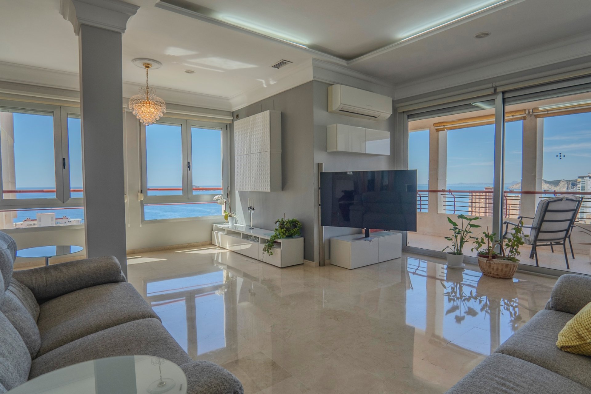 Revente - Apartment -
Benidorm