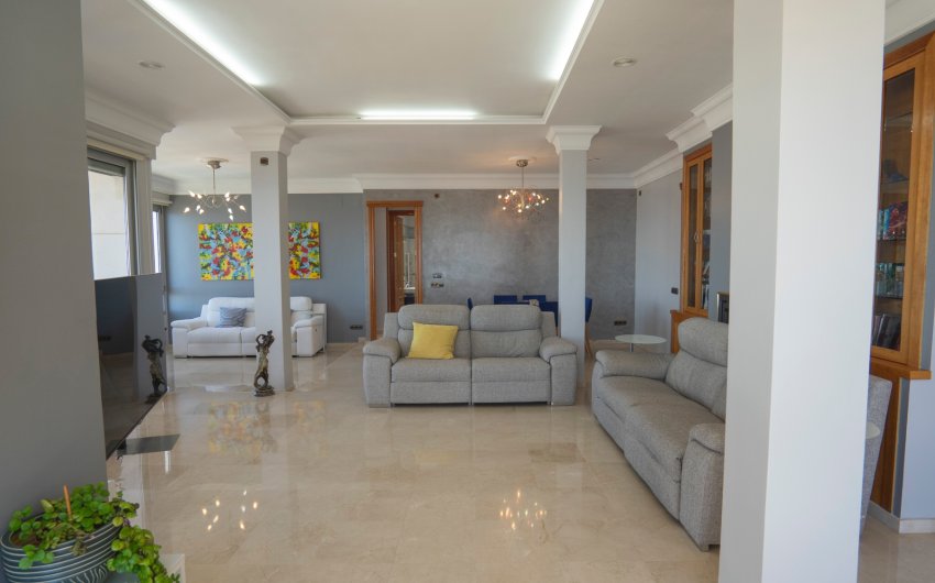 Revente - Apartment -
Benidorm