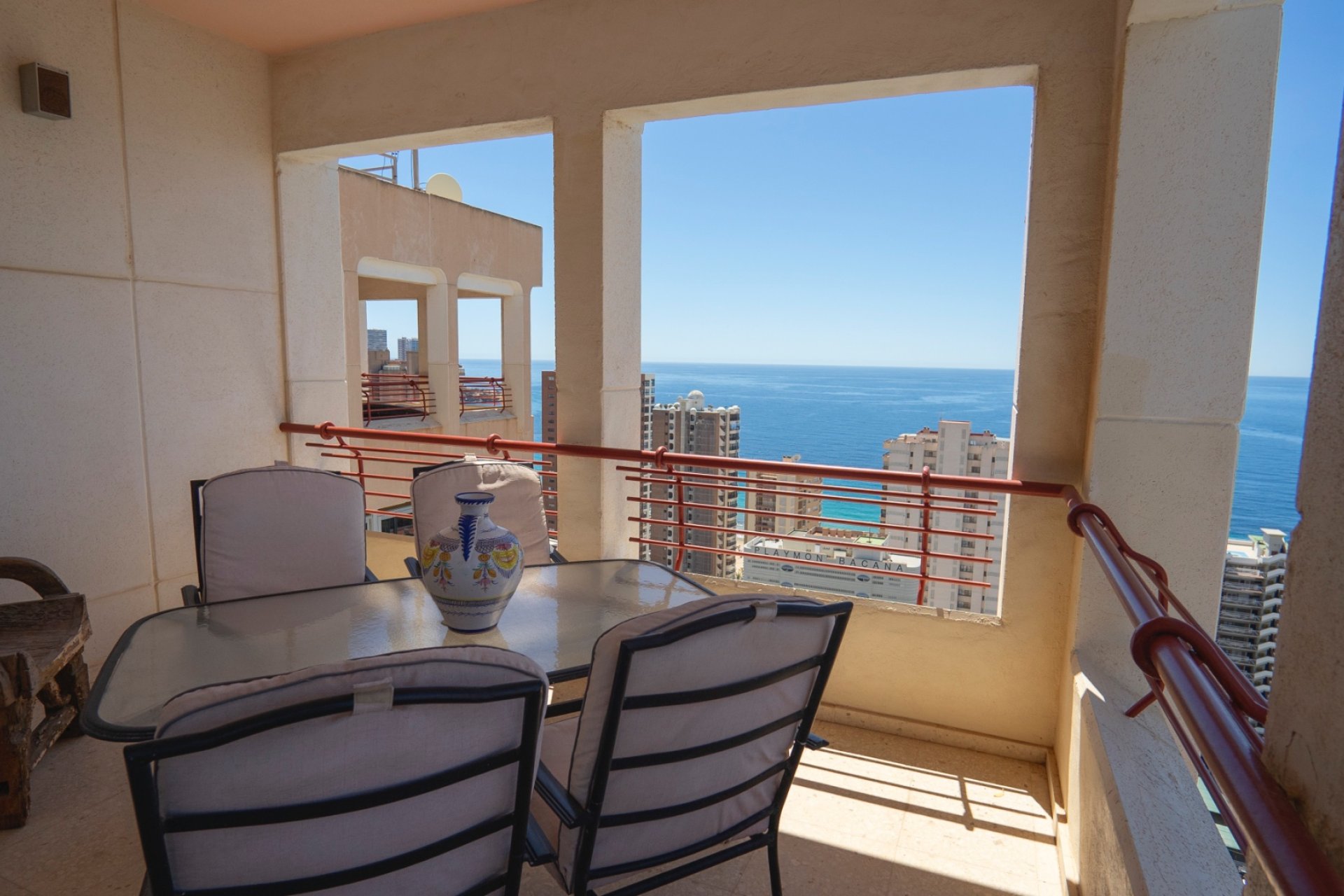 Revente - Apartment -
Benidorm