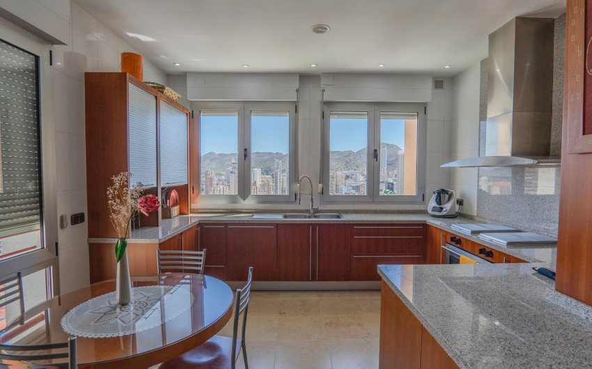 Revente - Apartment -
Benidorm