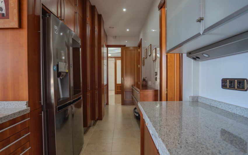 Revente - Apartment -
Benidorm