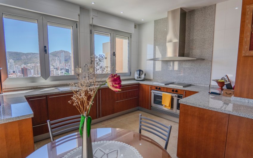 Revente - Apartment -
Benidorm