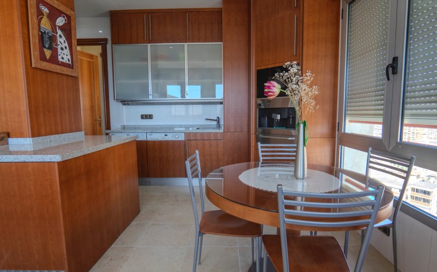 Revente - Apartment -
Benidorm