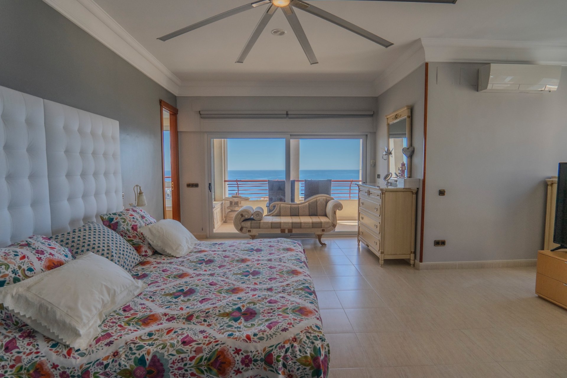 Revente - Apartment -
Benidorm