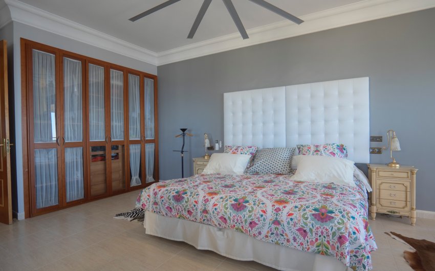 Revente - Apartment -
Benidorm