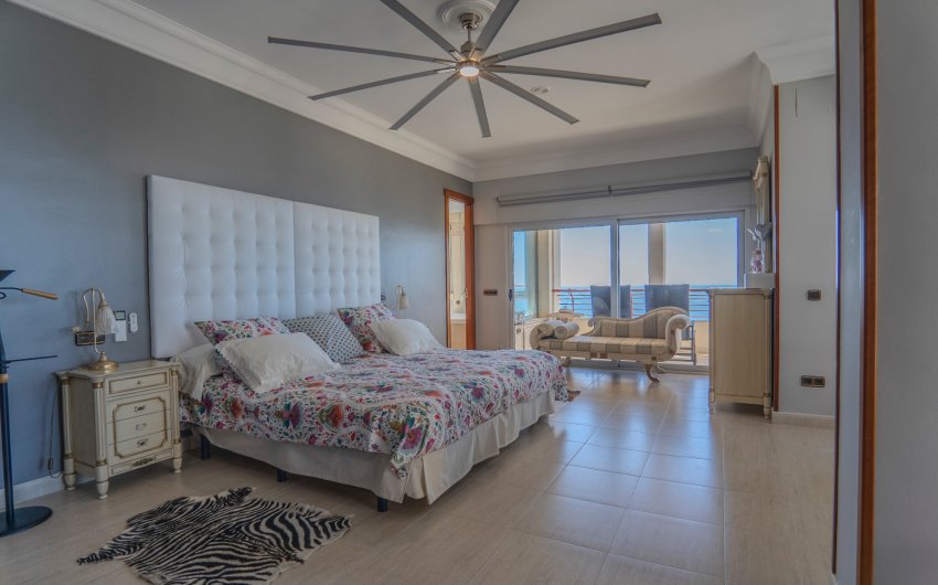 Revente - Apartment -
Benidorm