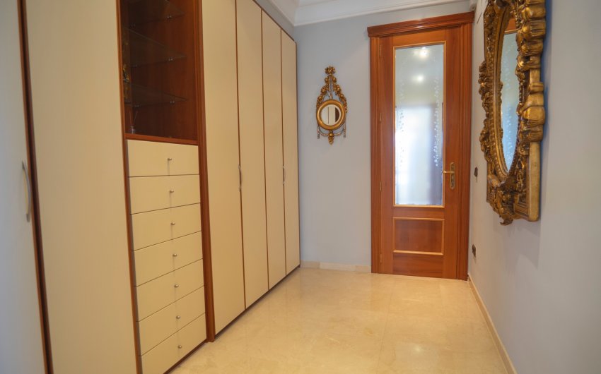 Revente - Apartment -
Benidorm