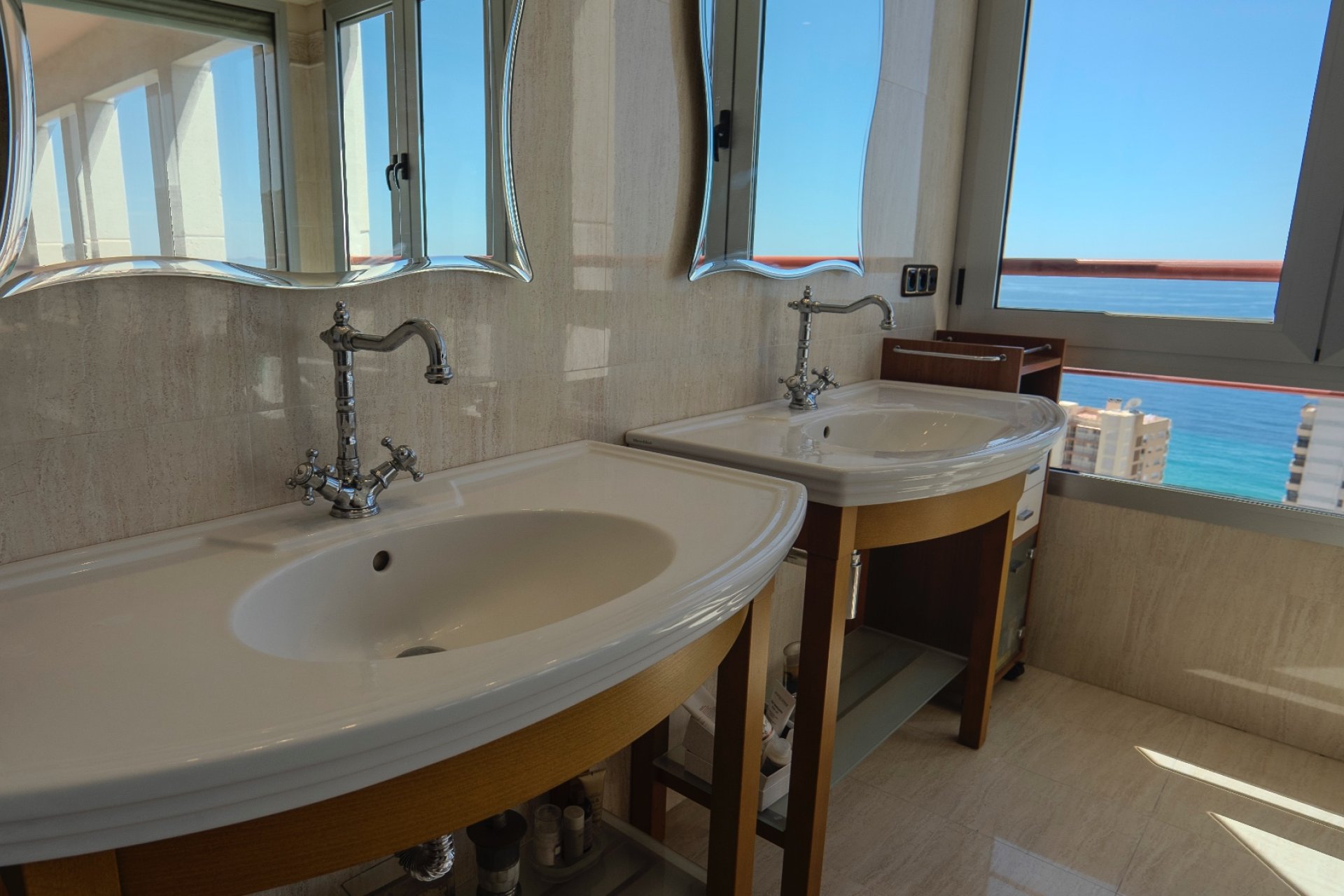 Revente - Apartment -
Benidorm