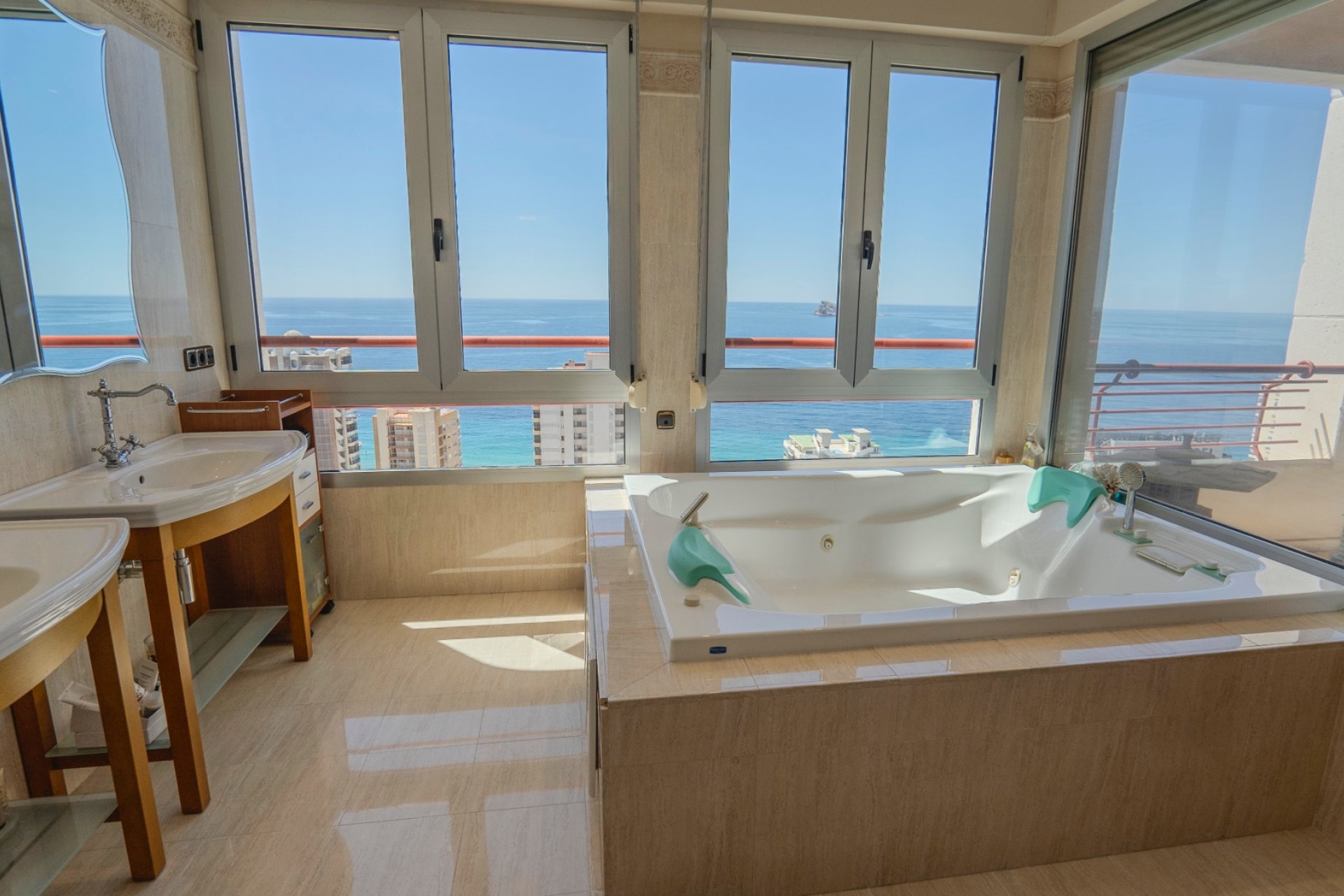 Revente - Apartment -
Benidorm