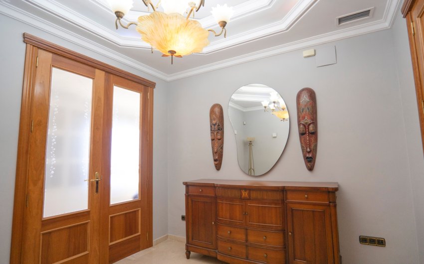 Revente - Apartment -
Benidorm