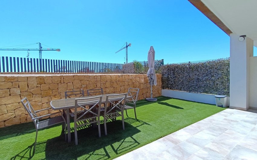 Revente - Apartment -
Finestrat