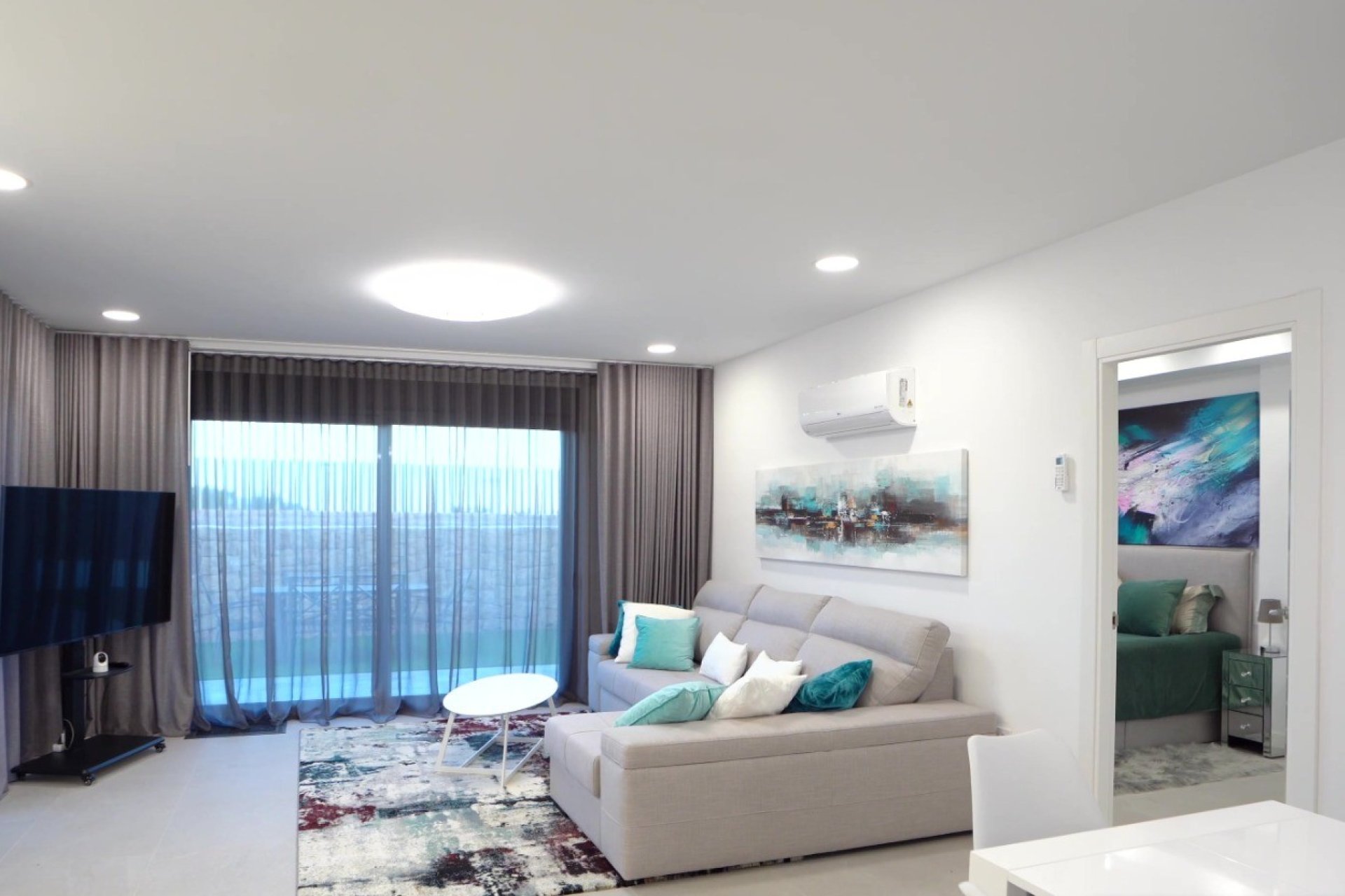 Revente - Apartment -
Finestrat