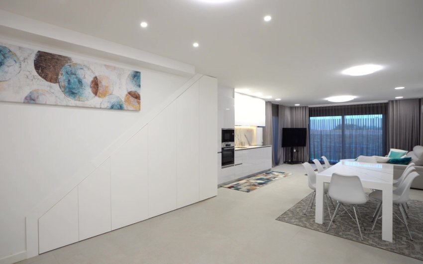 Revente - Apartment -
Finestrat