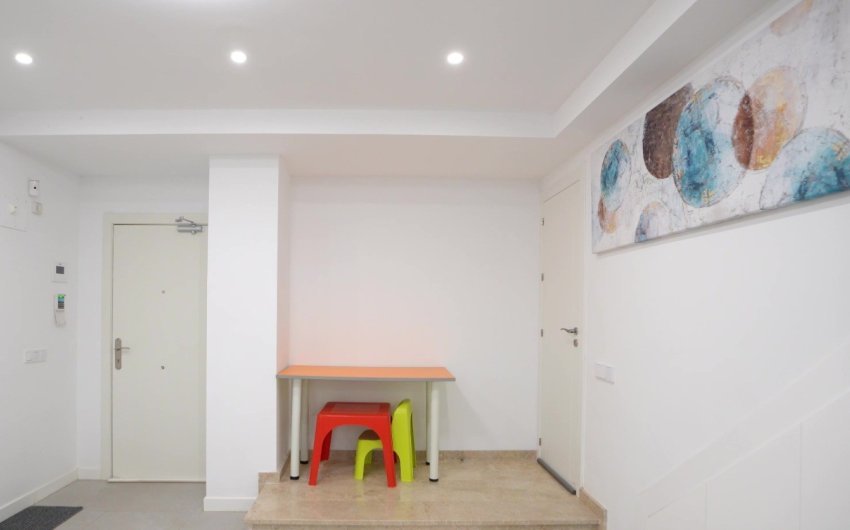 Revente - Apartment -
Finestrat