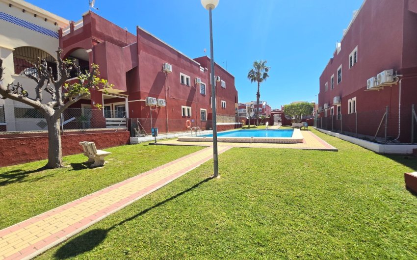 Revente - Apartment / Flat * -
Orihuela Costa * - Los Altos *