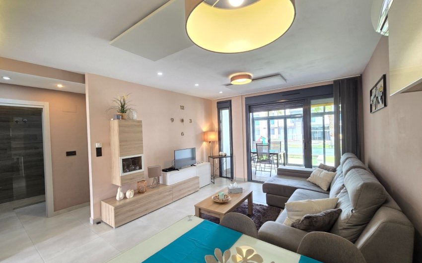 Revente - Apartment / Flat * -
Orihuela Costa * - Punta Prima *