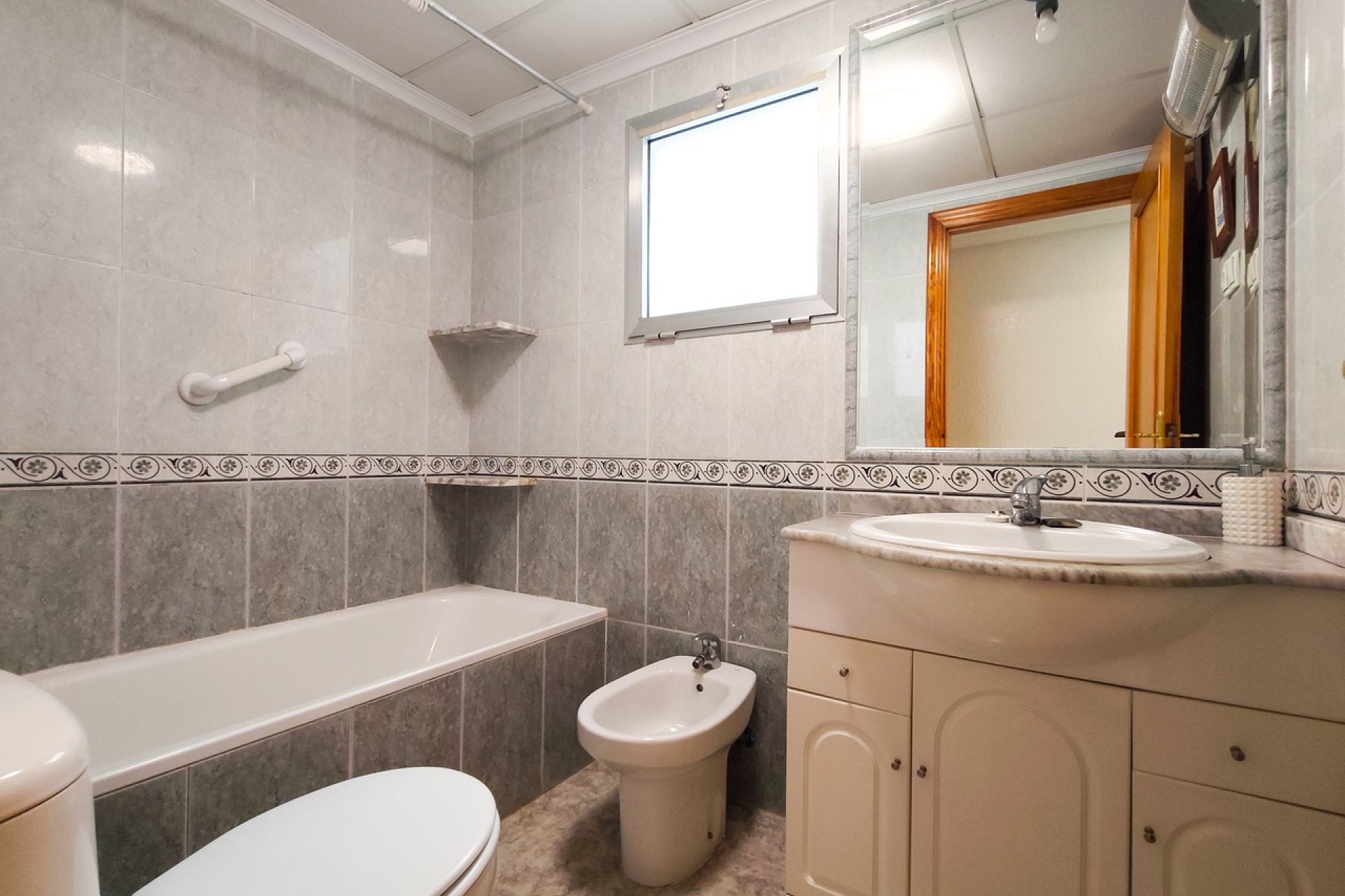 Revente - Apartment -
Guardamar del Segura - Costa Blanca