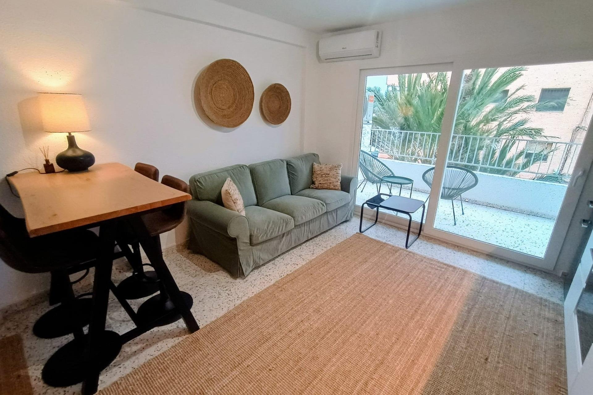 Revente - Apartment -
Guardamar del Segura - Urbanizaciones