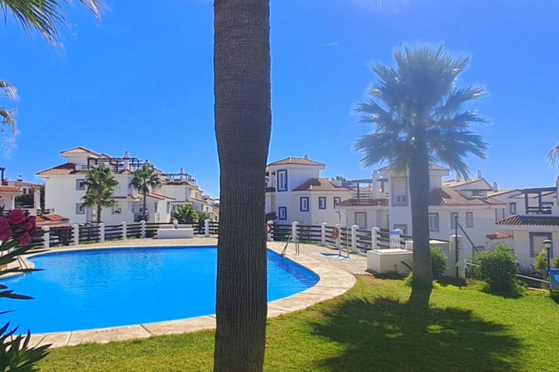 Revente - Apartment -
La Duquesa - Costa del Sol