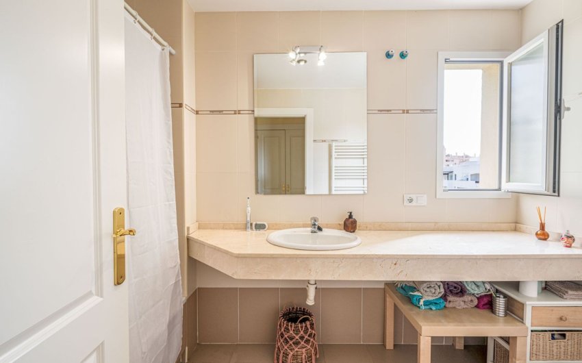 Revente - Apartment -
La Duquesa - Costa del Sol