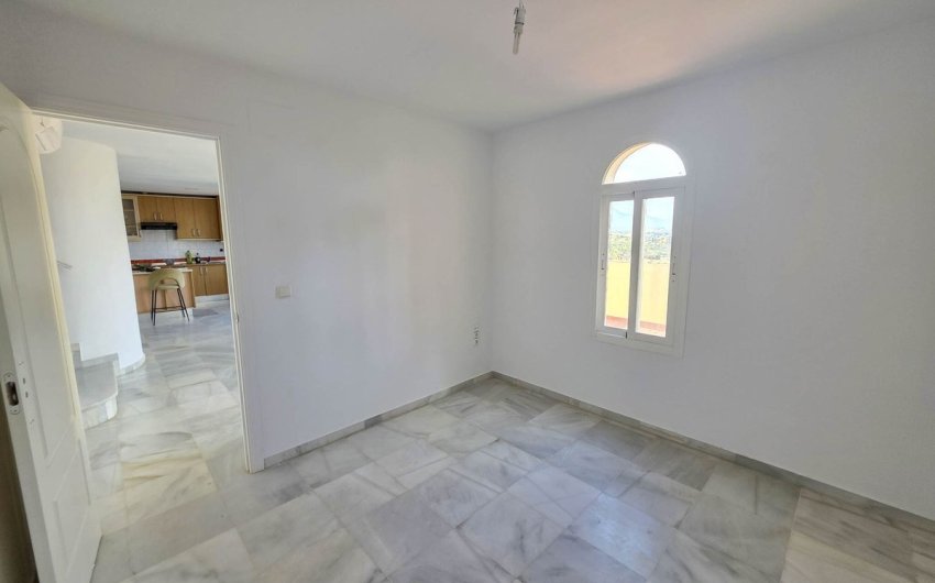 Revente - Apartment -
La Duquesa - Costa del Sol